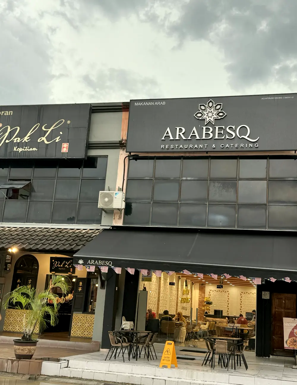 Suasana dan hidangan di Arabesq Restaurant Shah Alam